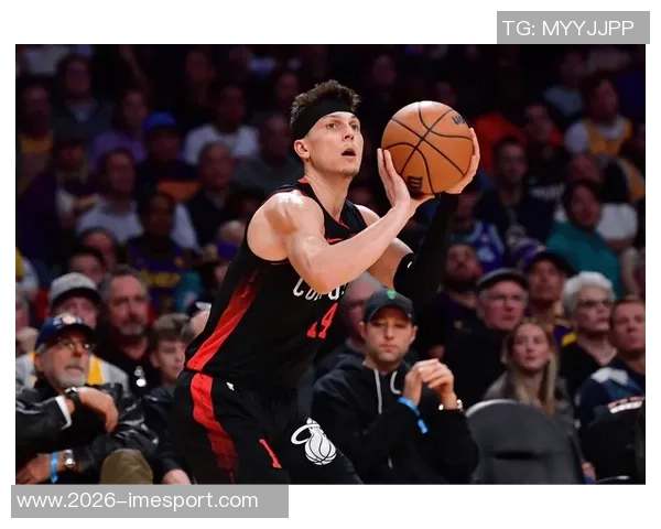 火箭队史第三次三人赛季场均得分18能否打破未夺冠的宿命