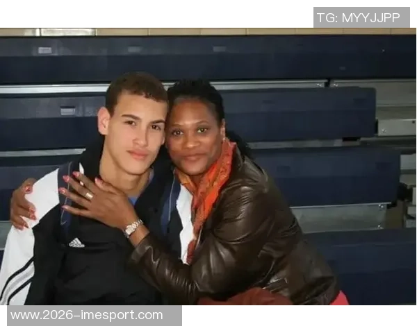 为母亲的遗愿而战斗十二年交易添头成就球队的灵魂与希望